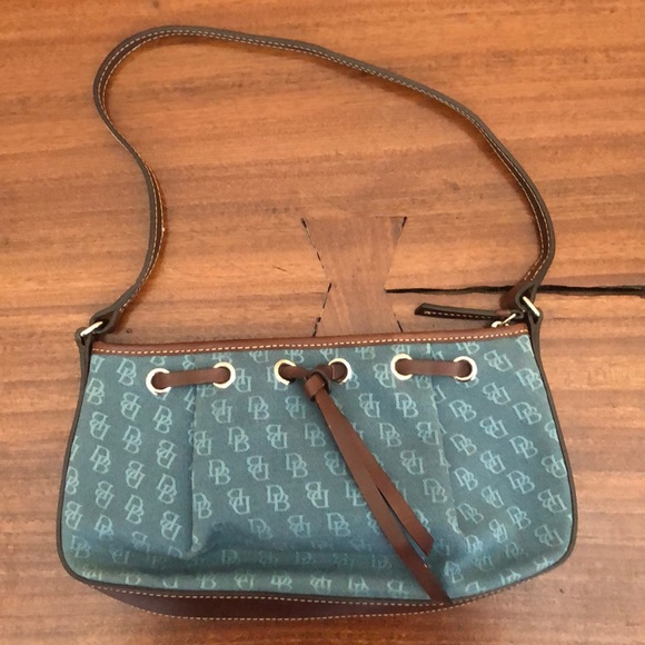 Dooney & Bourke purse - Picture 1 of 4